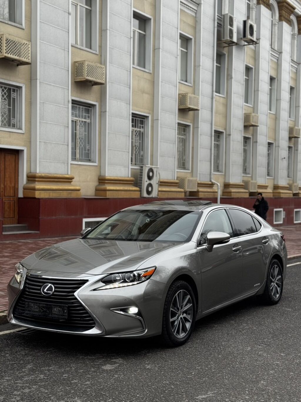 Lexus ES