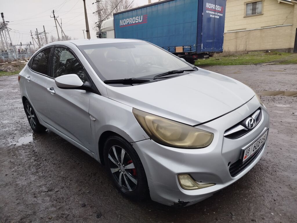 Hyundai Accent