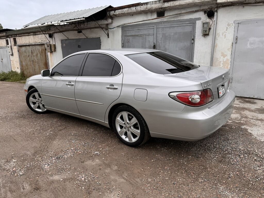 Lexus ES