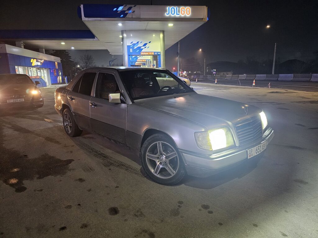 Mercedes-Benz W124