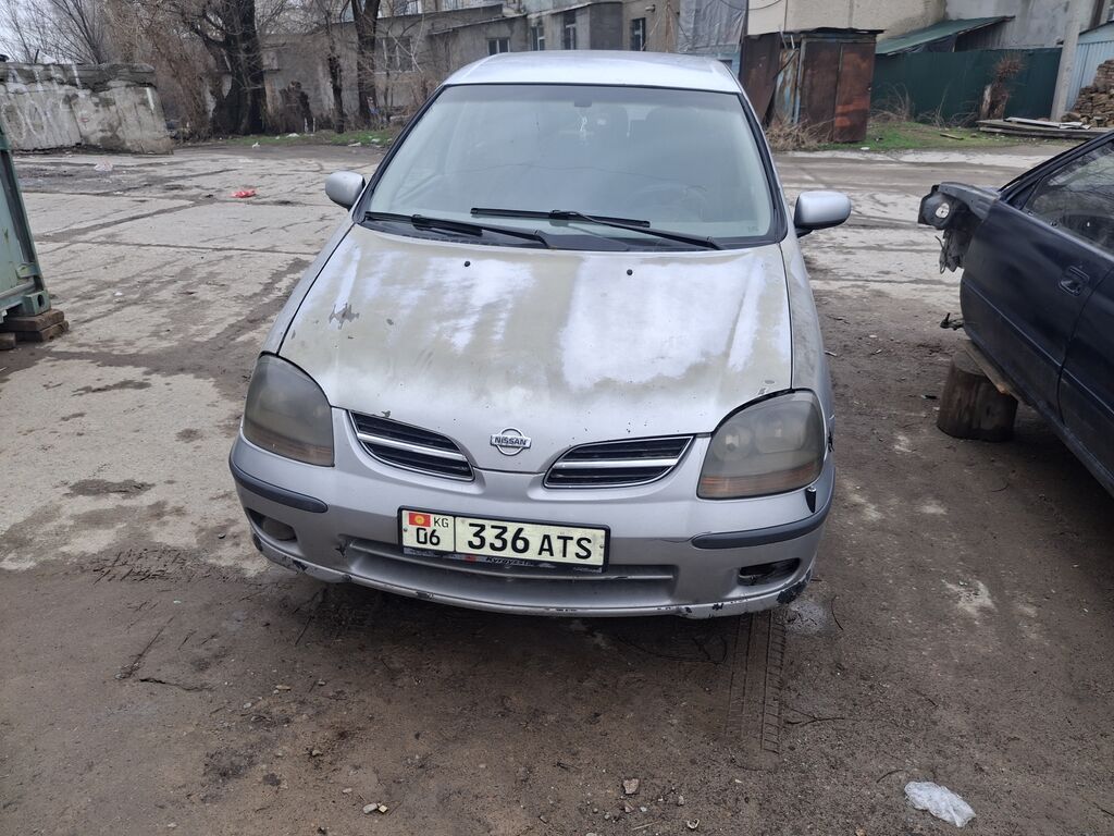 Nissan Almera Tino