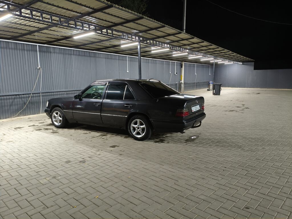 Mercedes-Benz W124