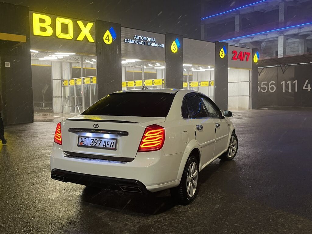 Daewoo Lacetti Легковой автомобиль седан, белый цвет. Кузов