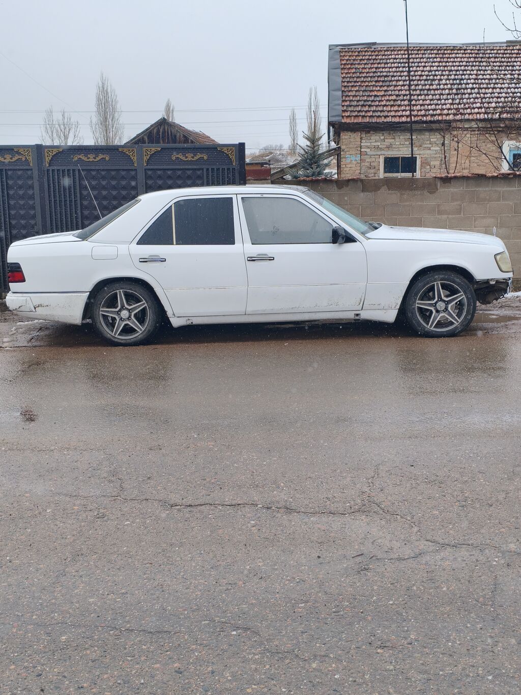 Mercedes-Benz W124