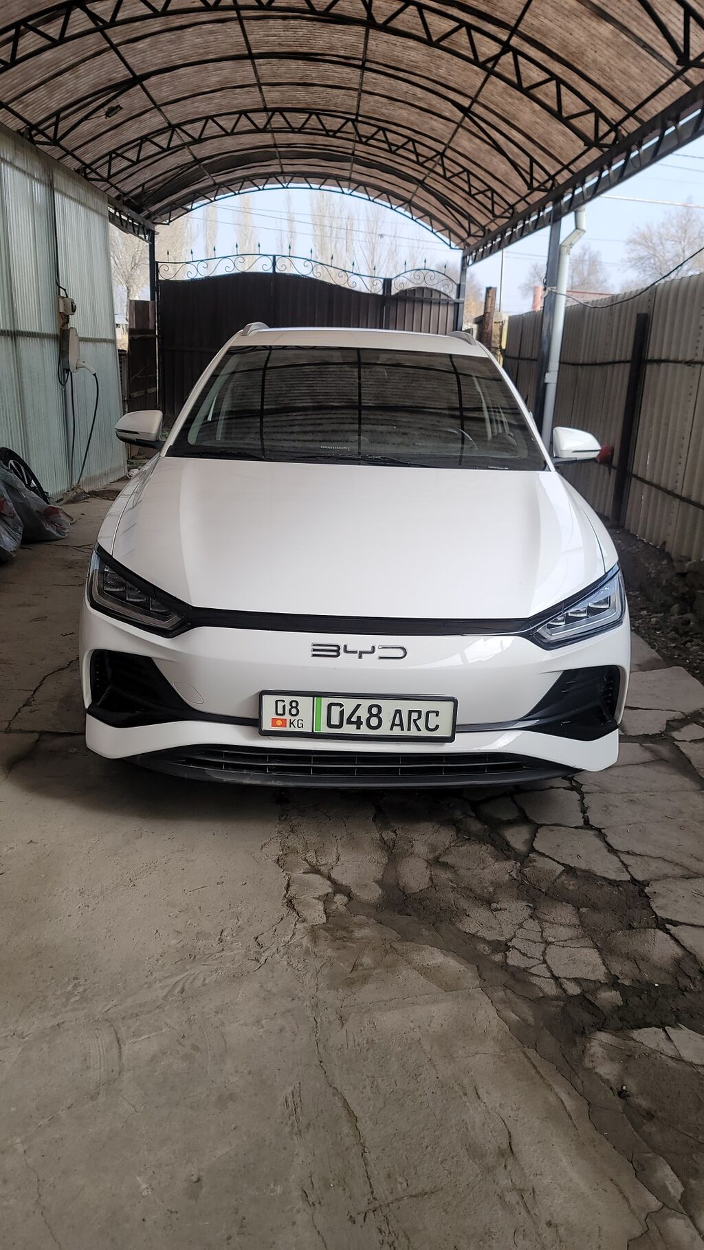 BYD E2