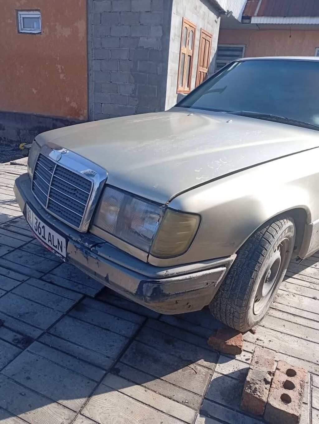 Mercedes-Benz W124