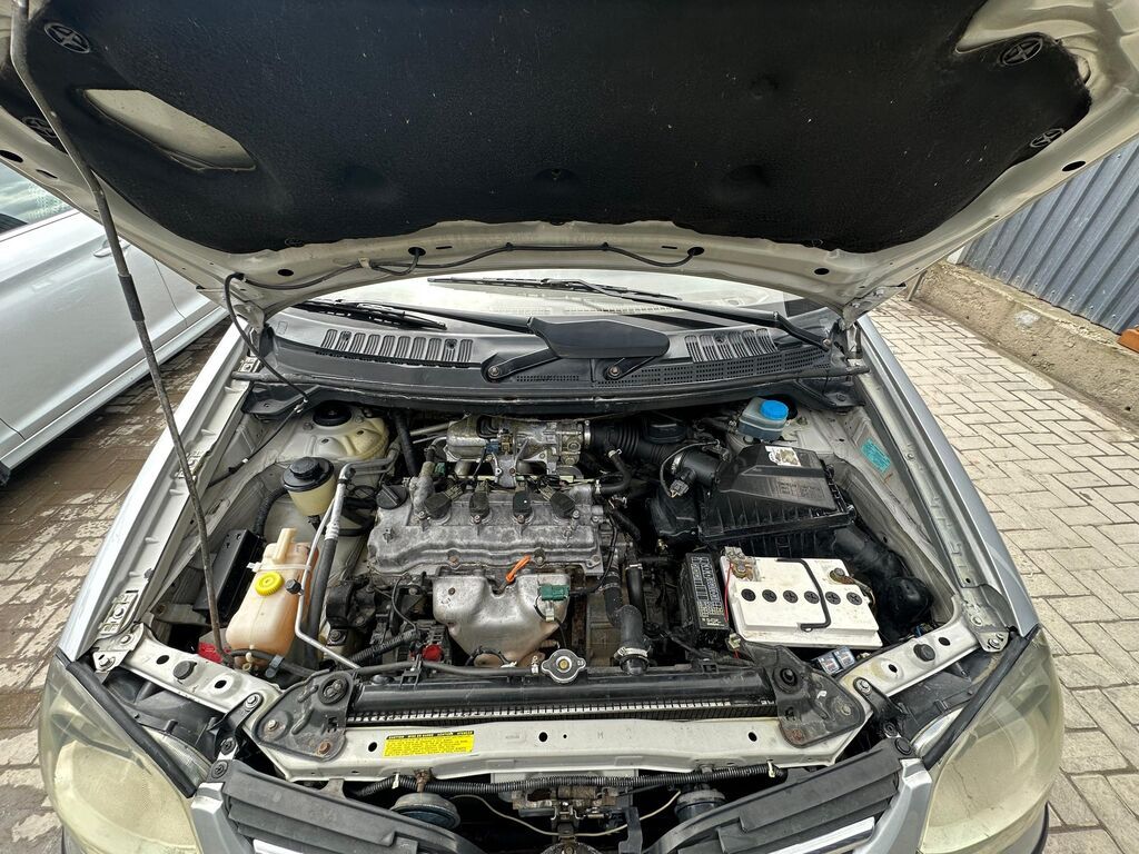 Nissan Almera Tino