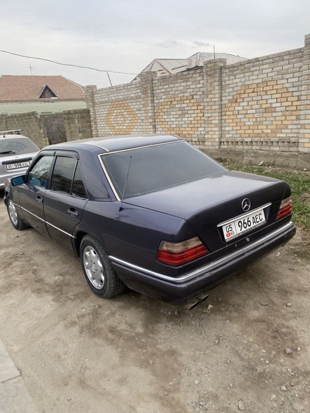 Mercedes-Benz W124