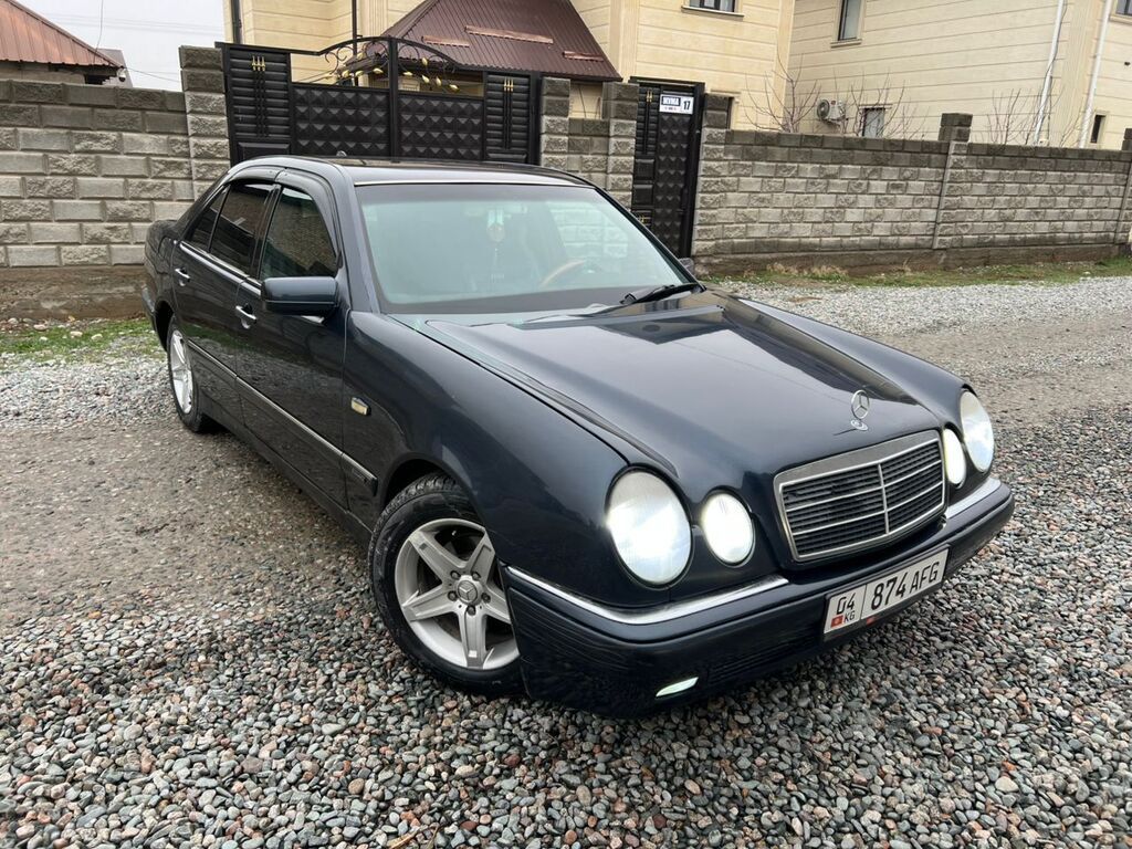 Mercedes-Benz 220