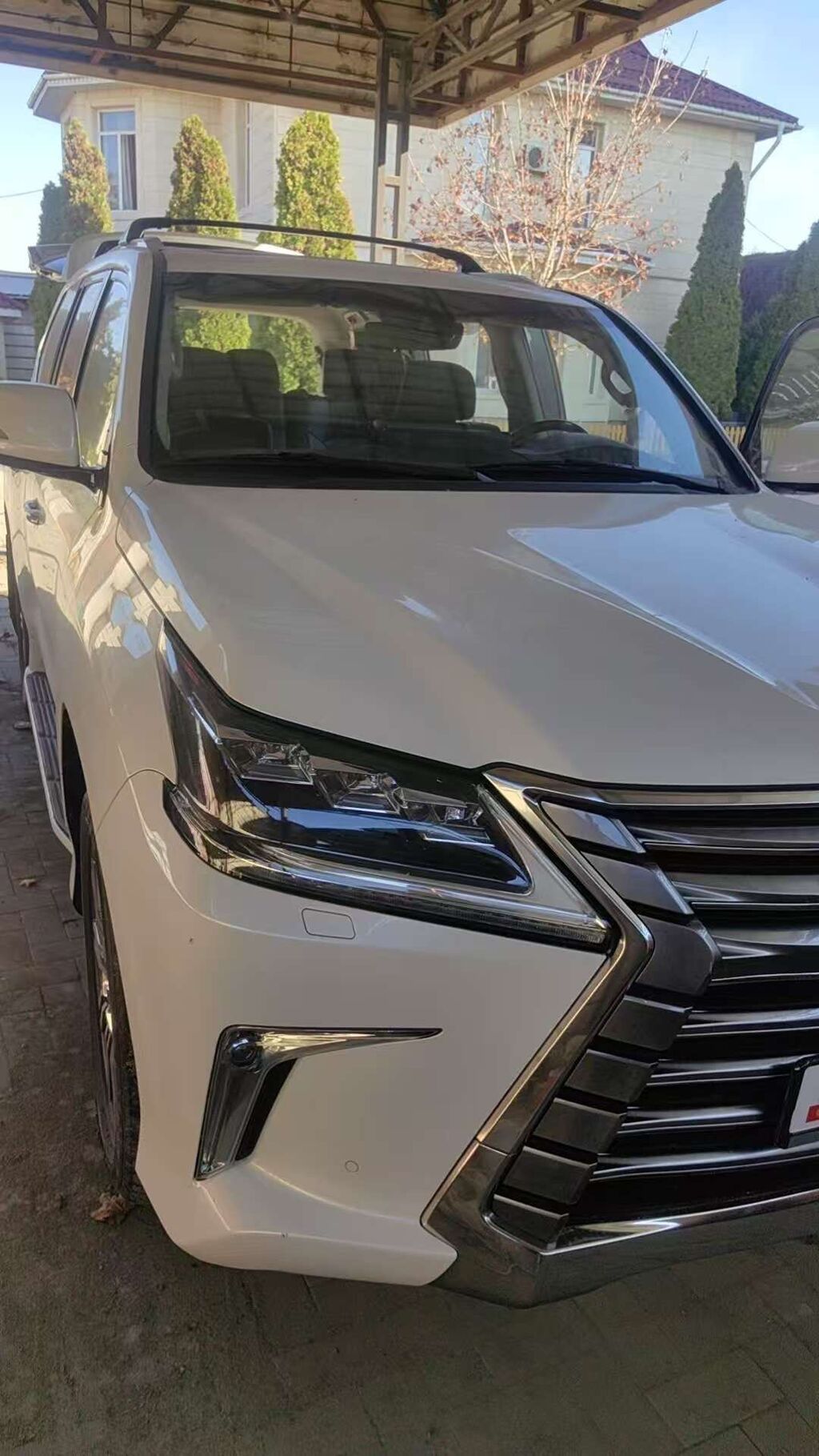 Lexus LX