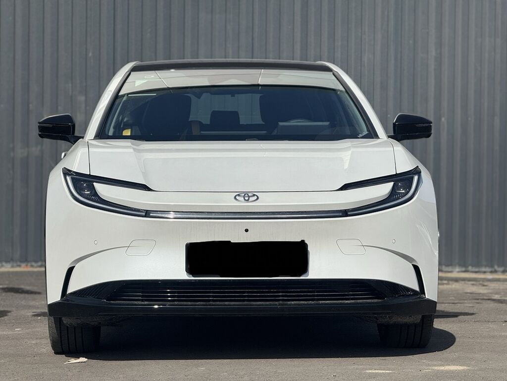 Toyota bZ5