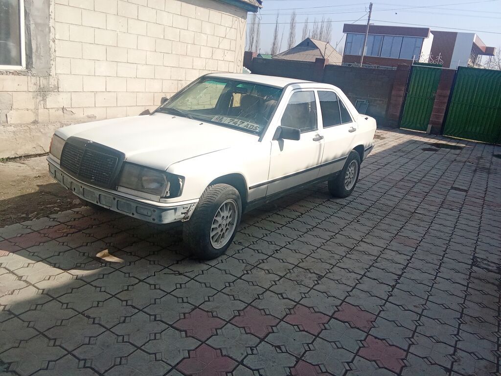 Mercedes-Benz 190