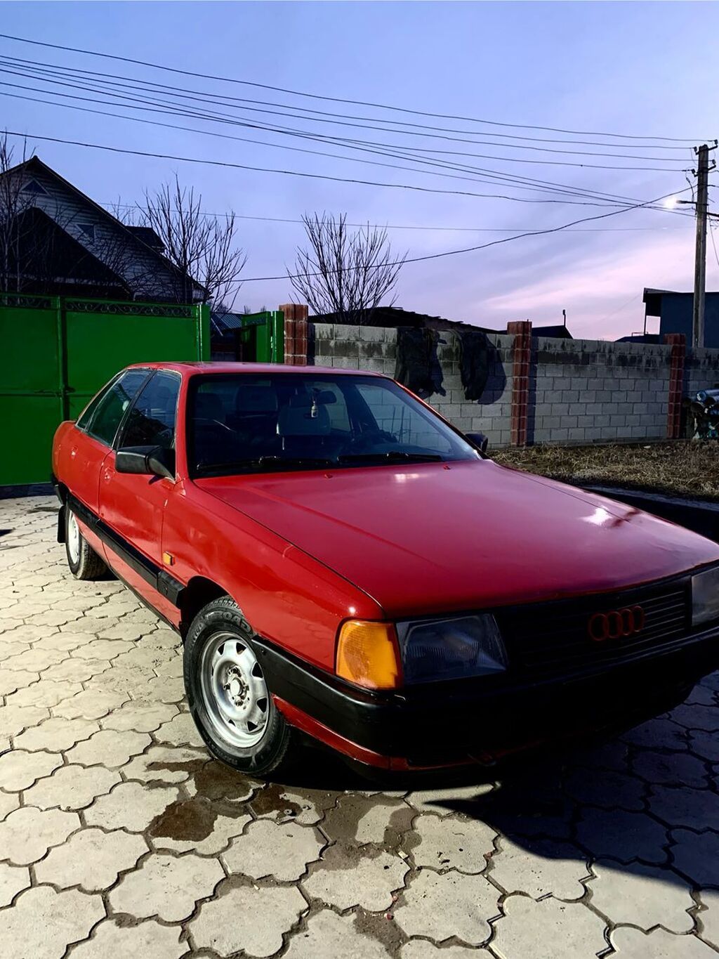 Audi 100