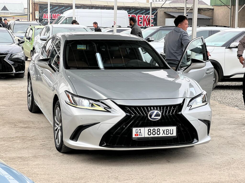 Lexus ES