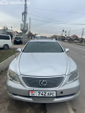 Lexus LS