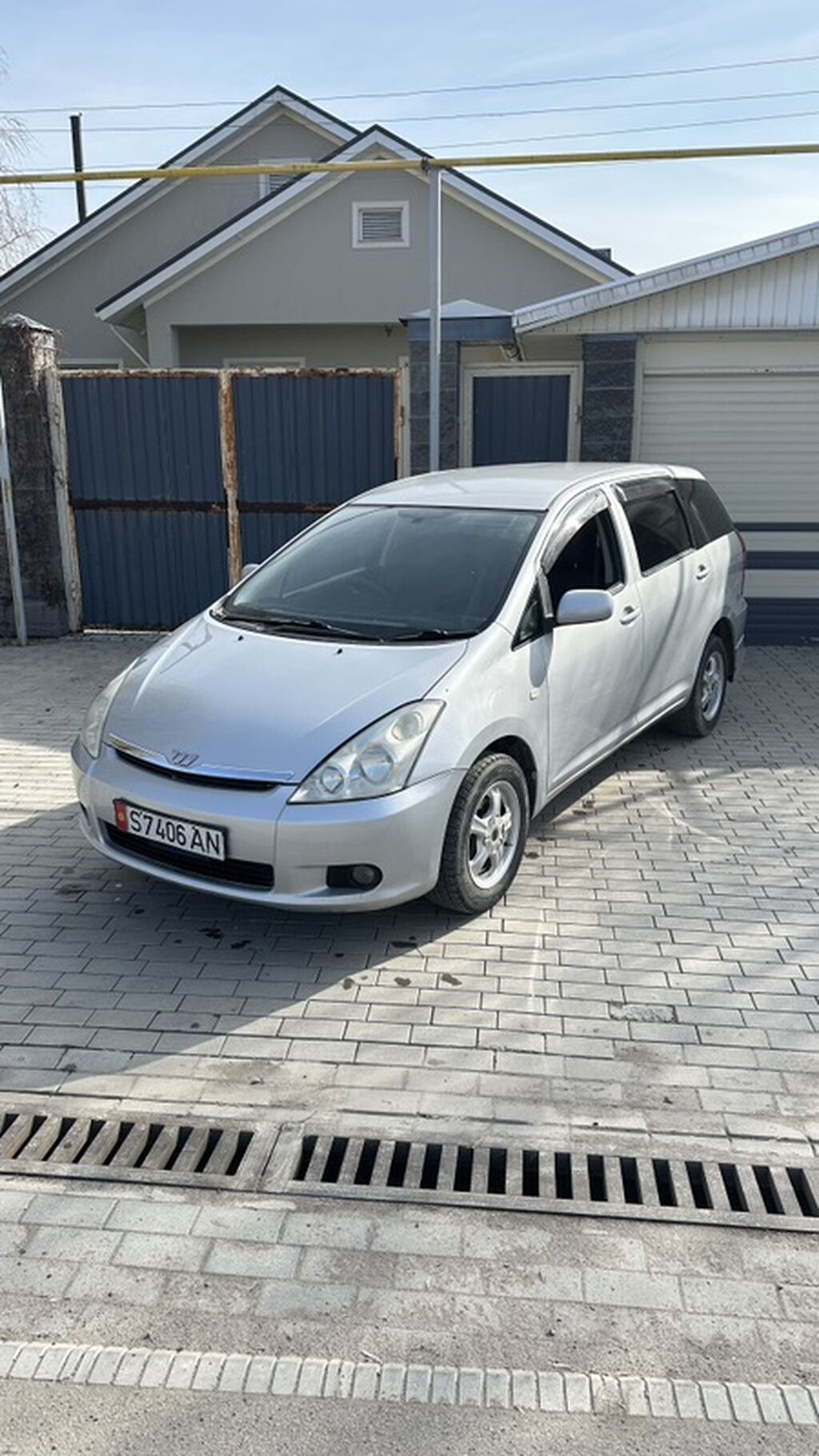 Продаю Toyota Wish В родном окрасе один хозяин все родное до лобового