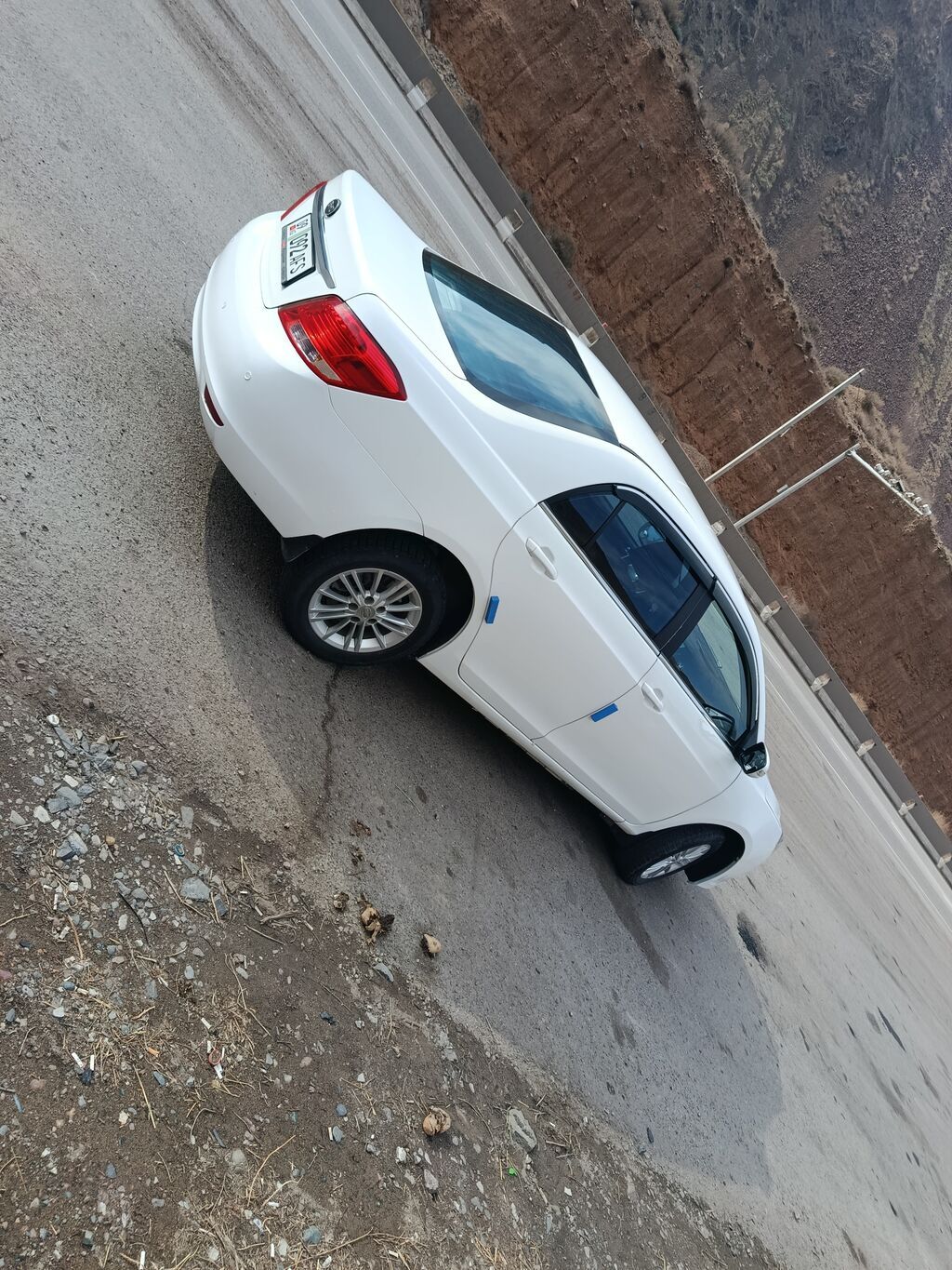 BYD E5