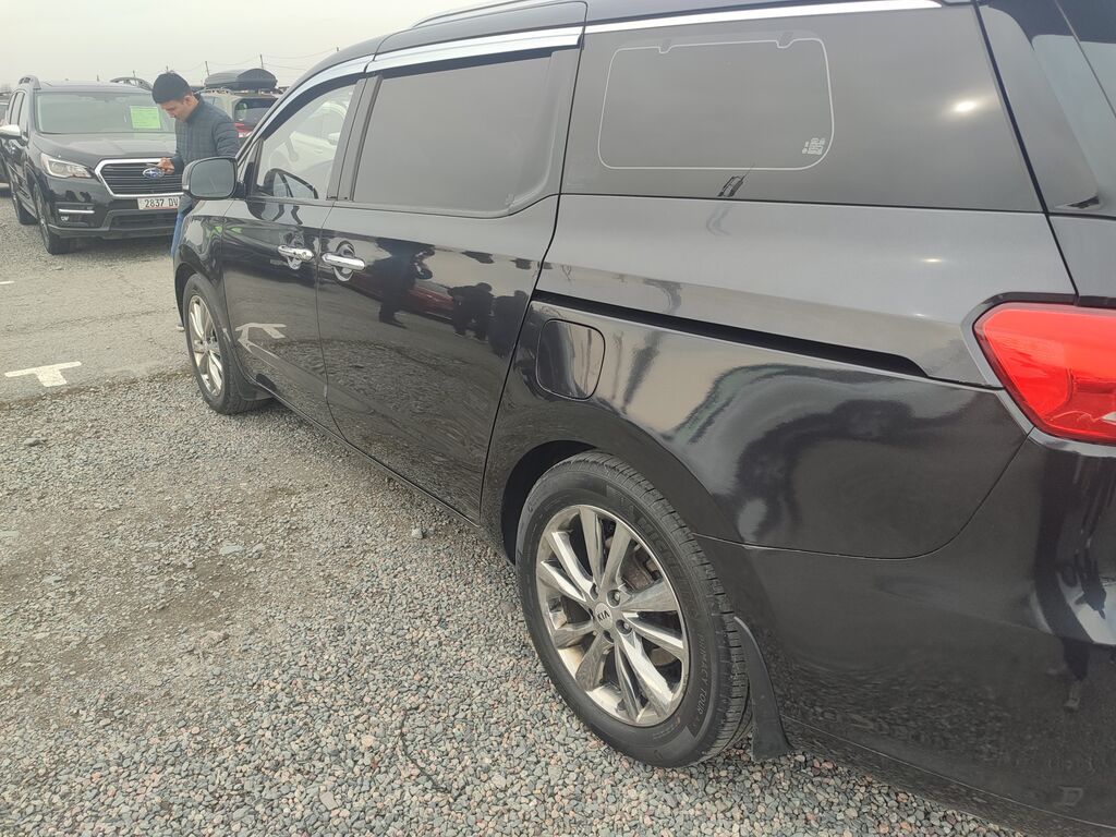 Kia Carnival