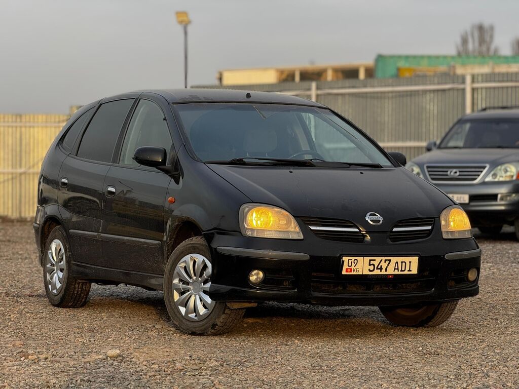 Nissan Almera Tino