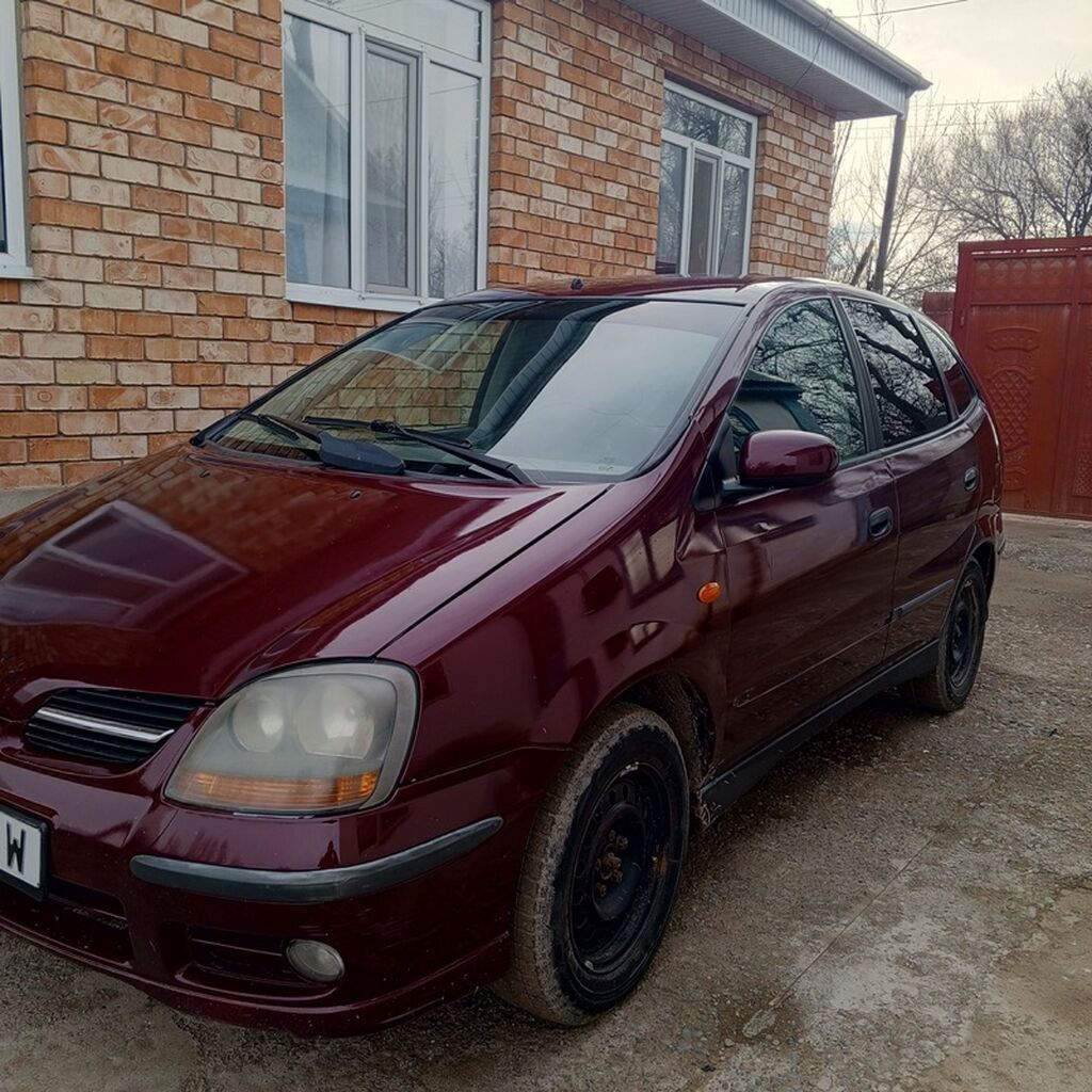 Nissan Almera Tino