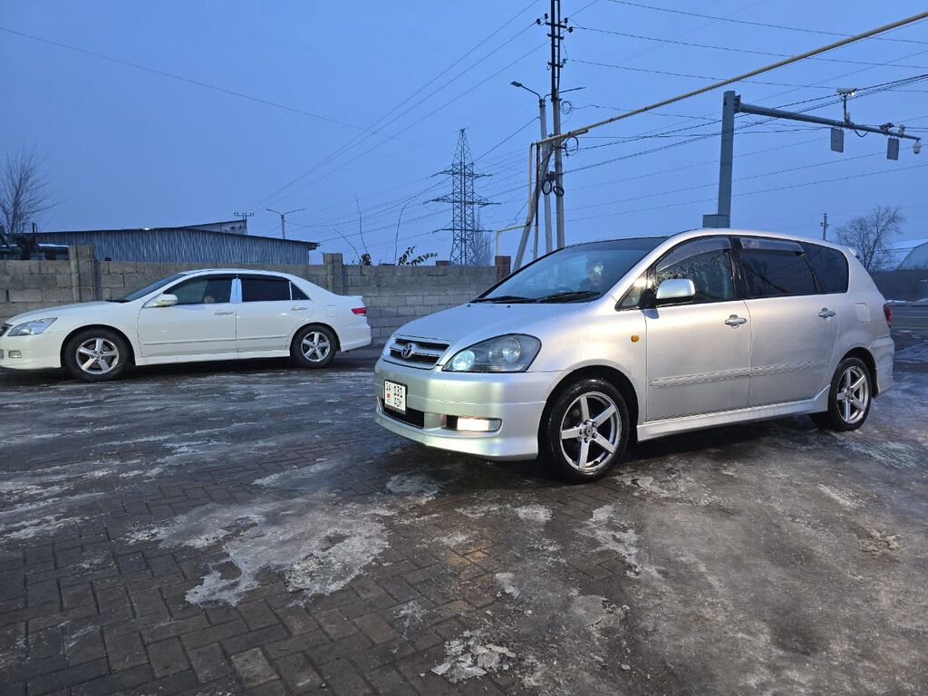 Toyota Ipsum