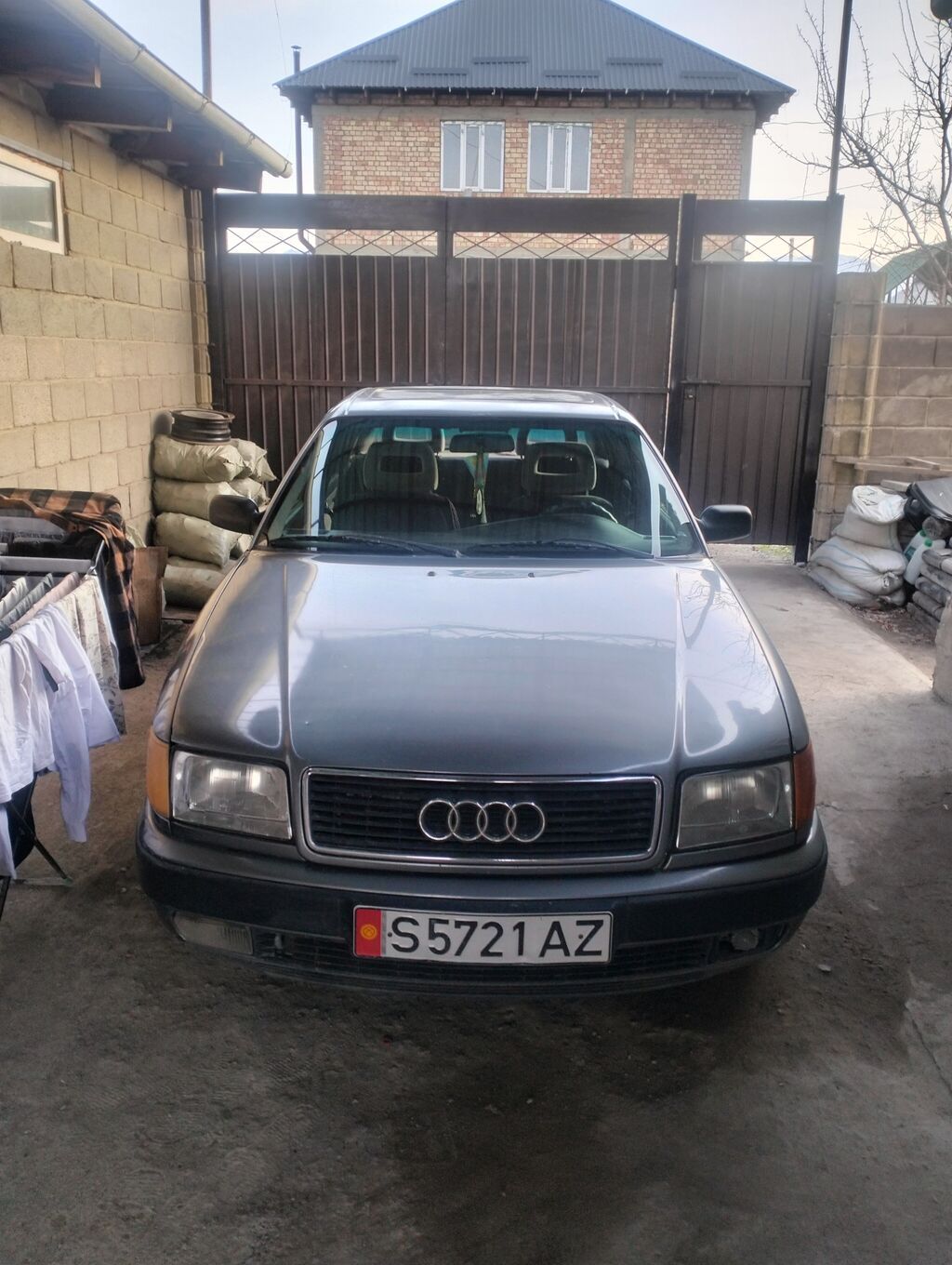 Audi 100