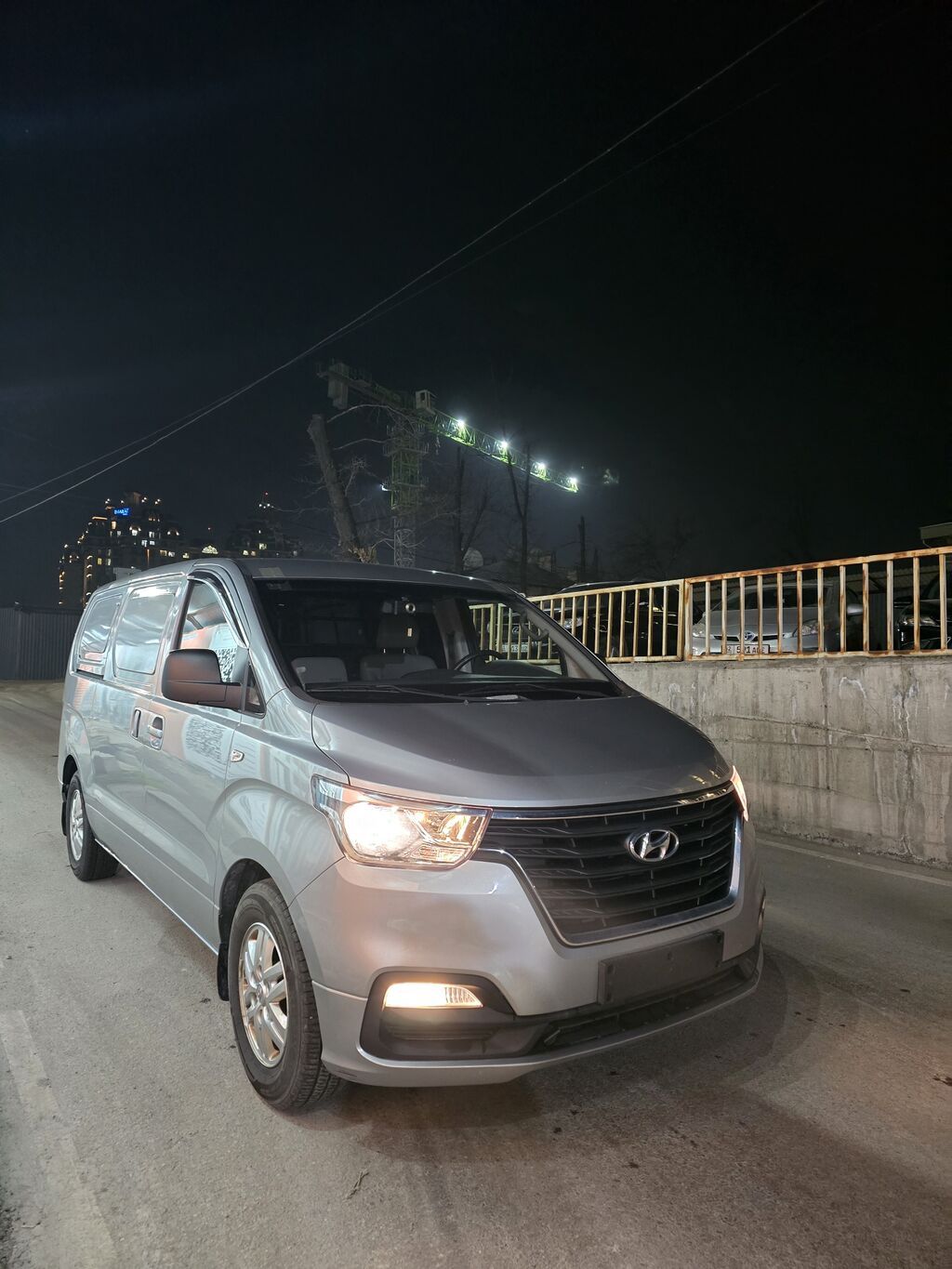 Hyundai H-1