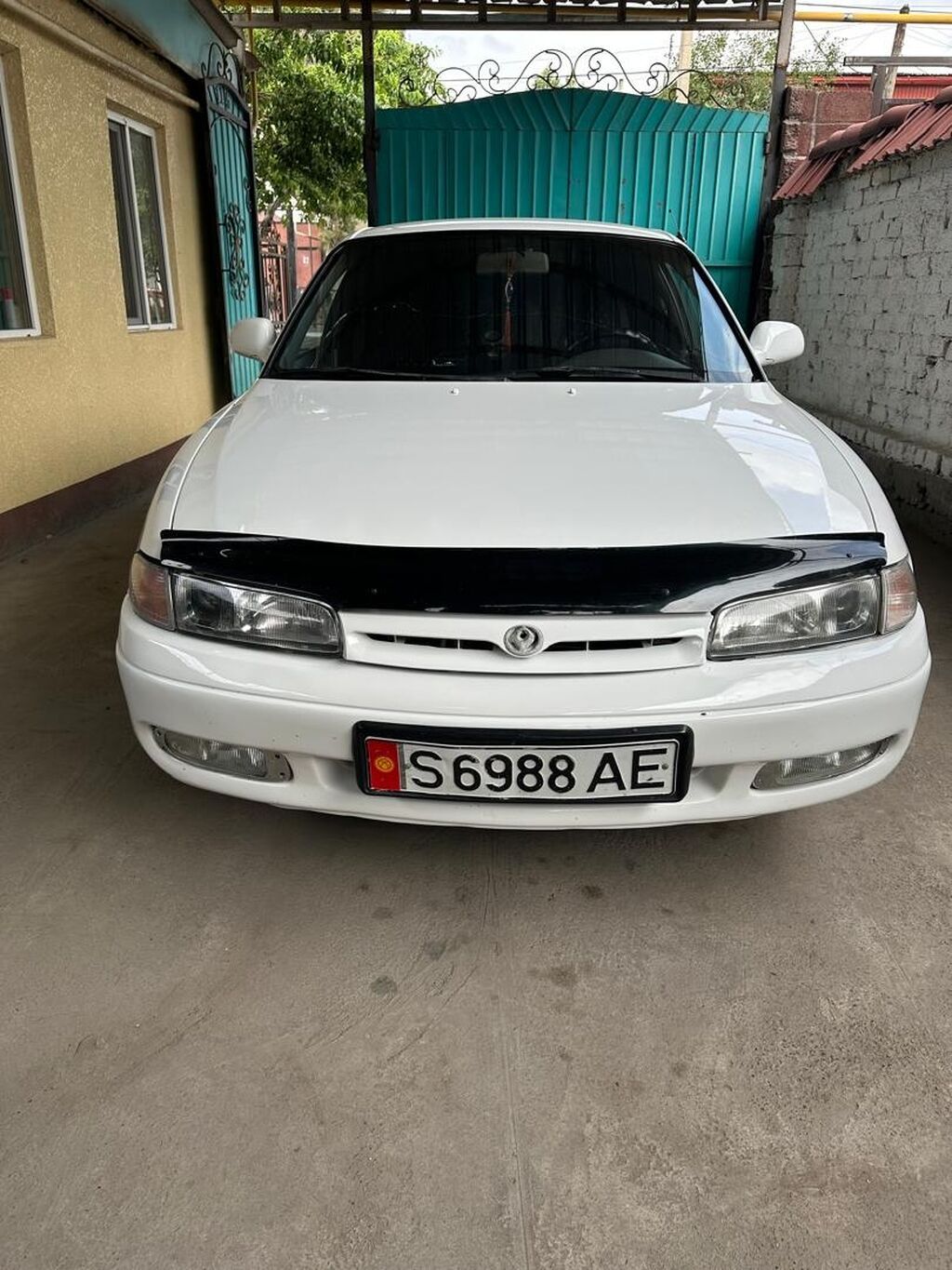 Mazda Cronos