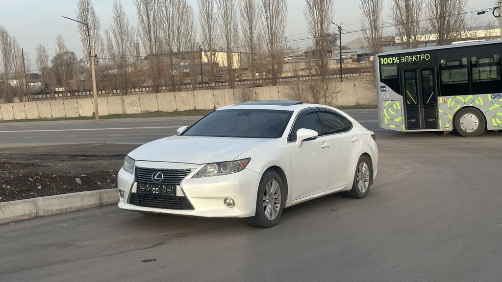 Lexus ES