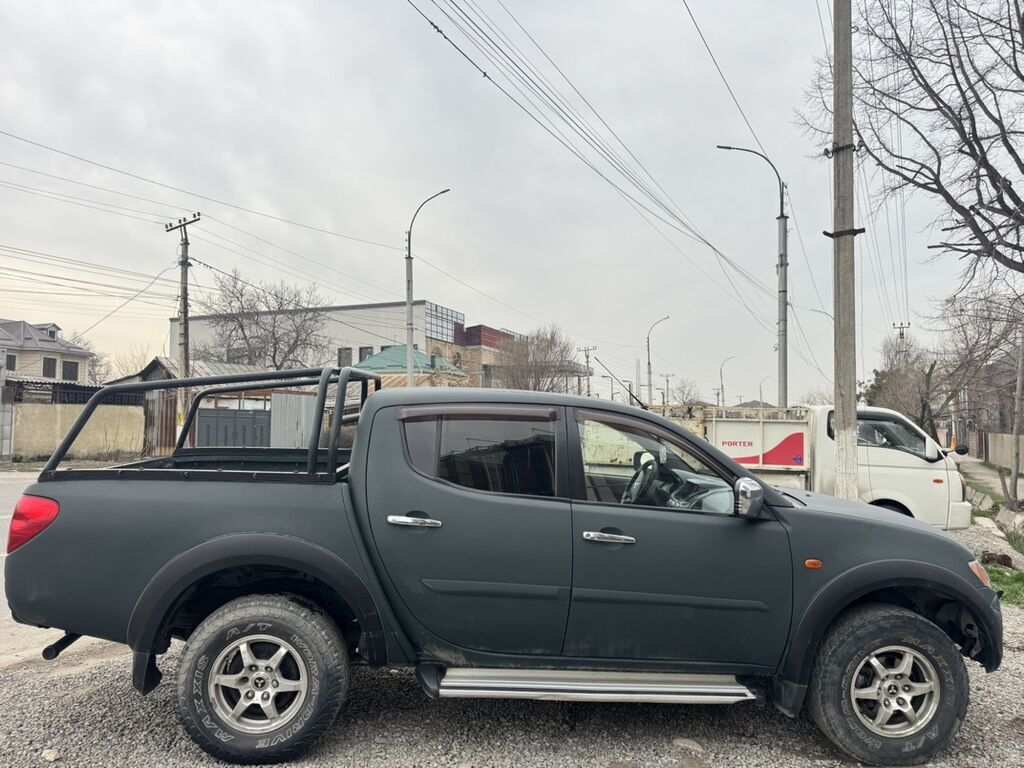 Mitsubishi L200
