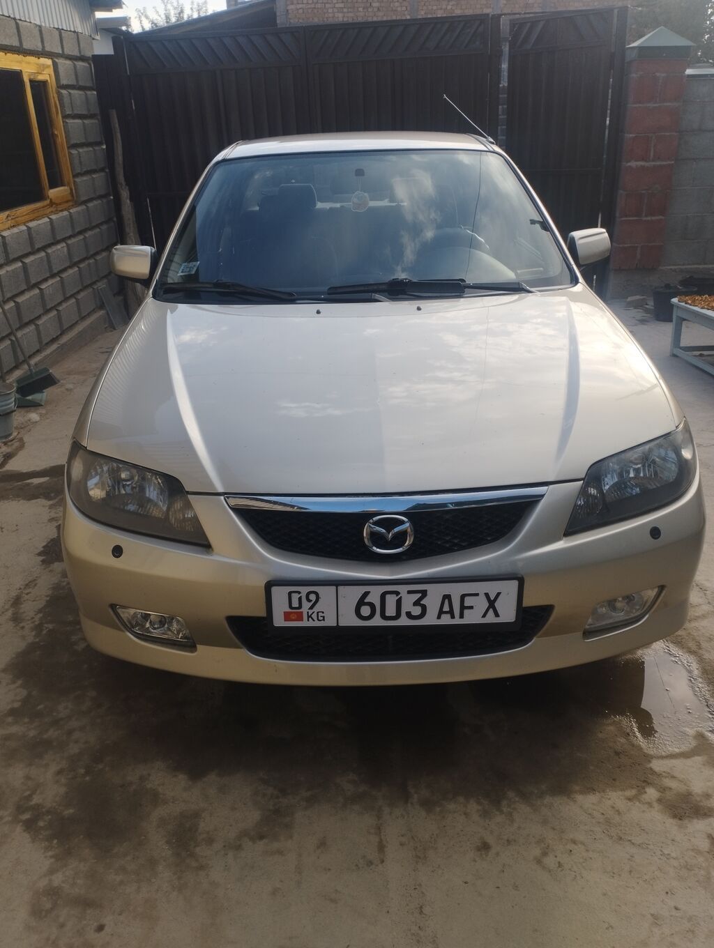 Mazda 323