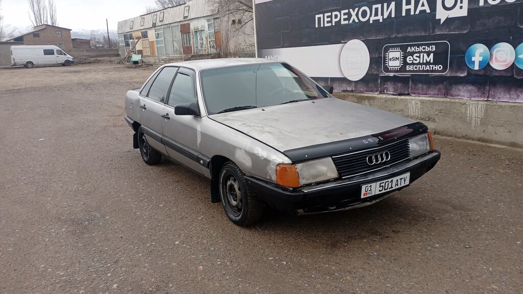 Audi 100