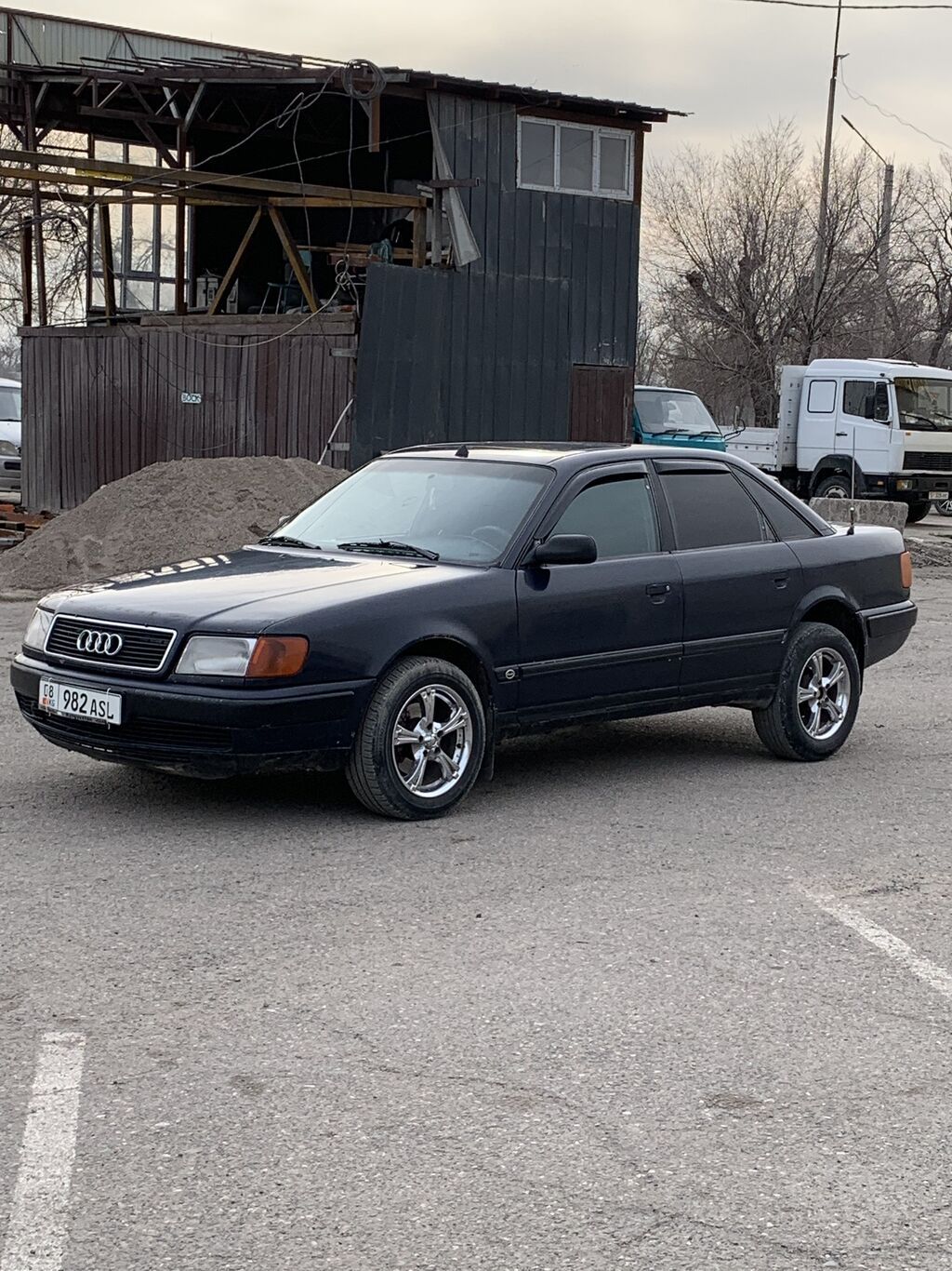 Audi 100