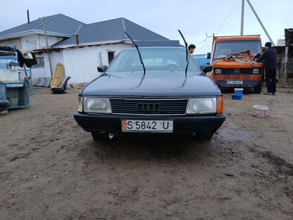 Audi 100