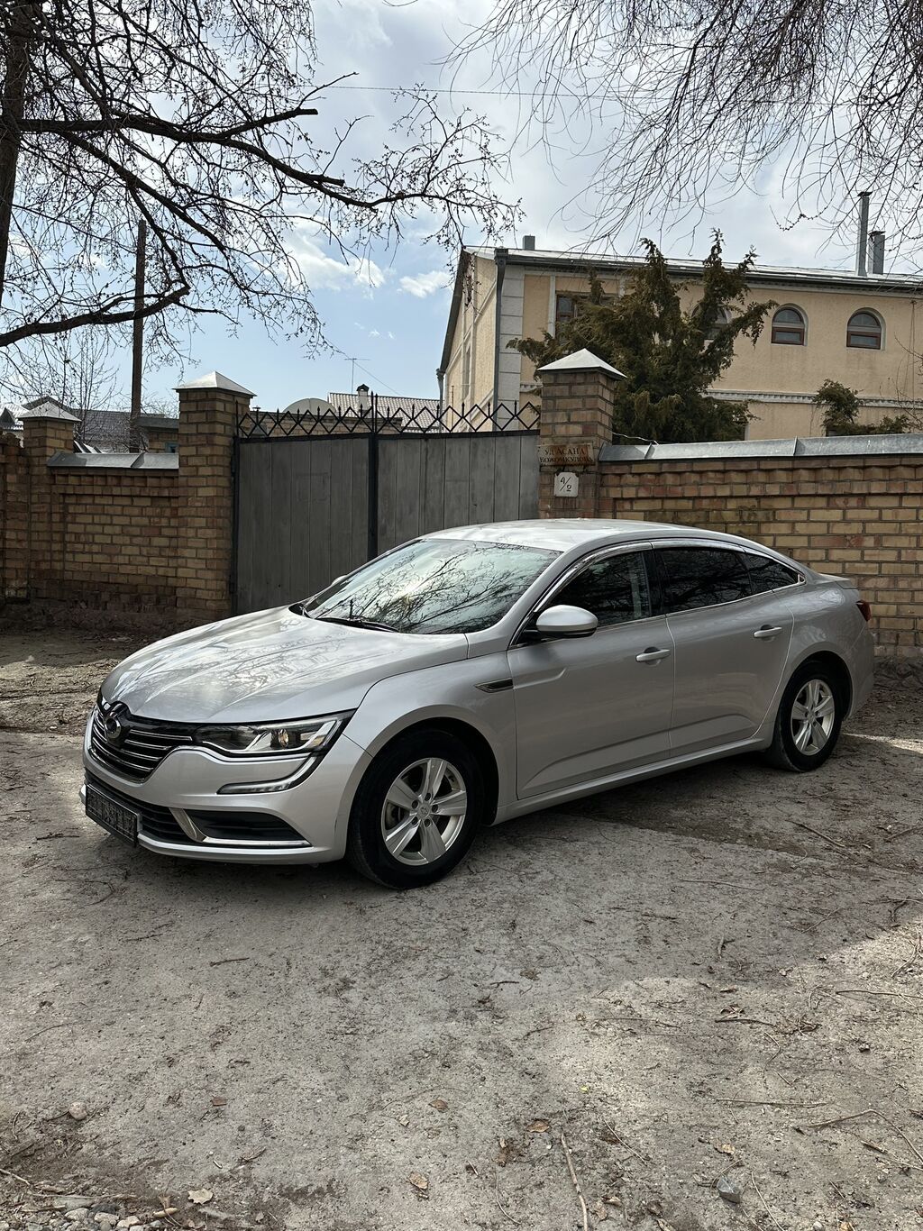Renault SM6