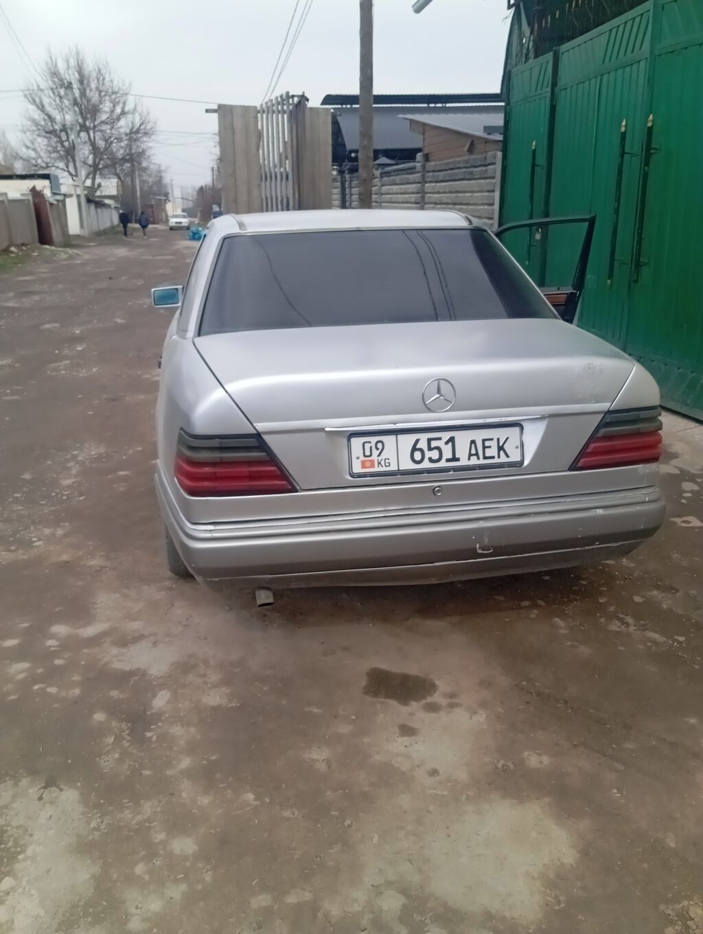 Mercedes-Benz 220