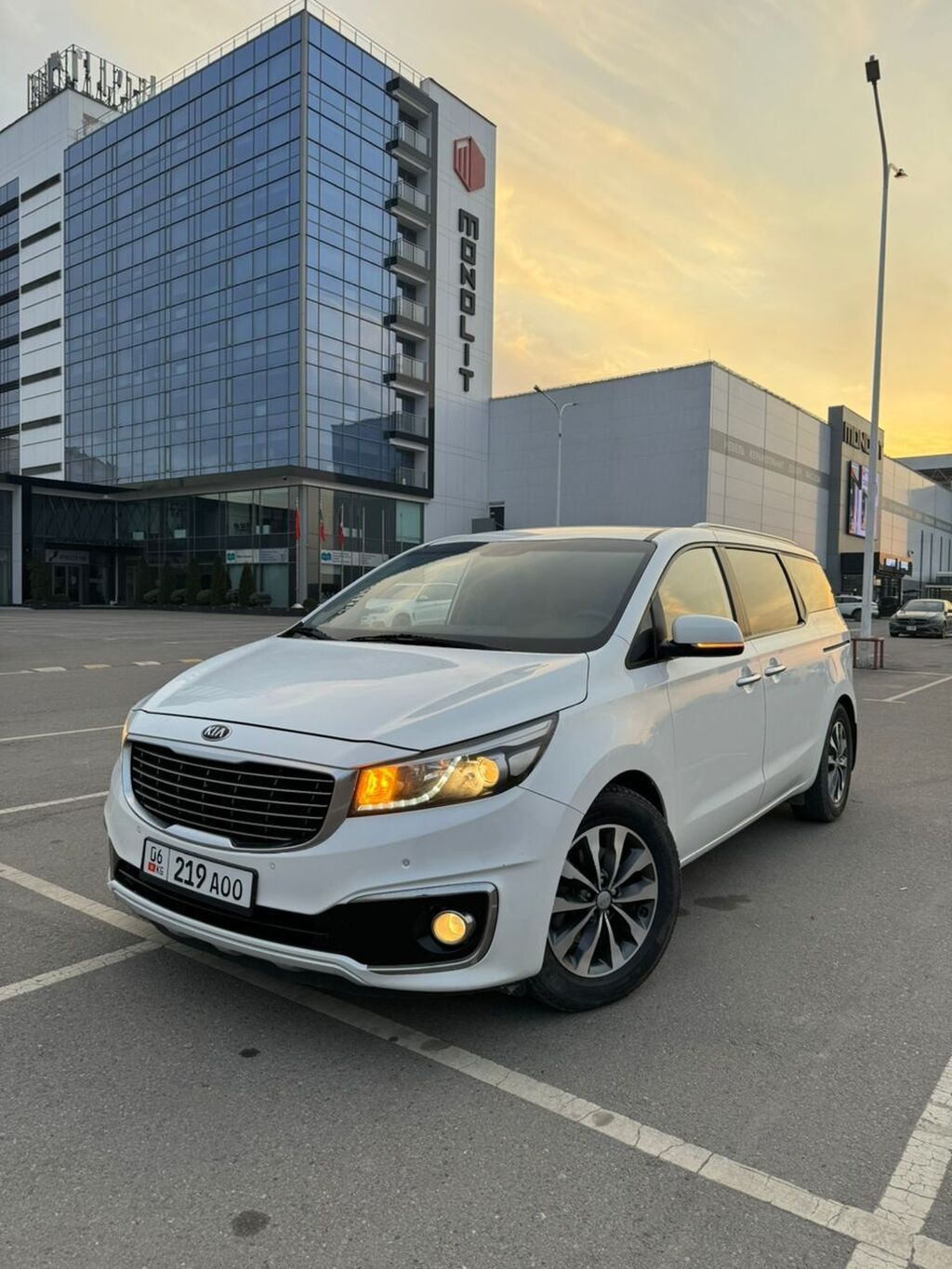 Kia Carnival