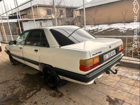 Audi 100