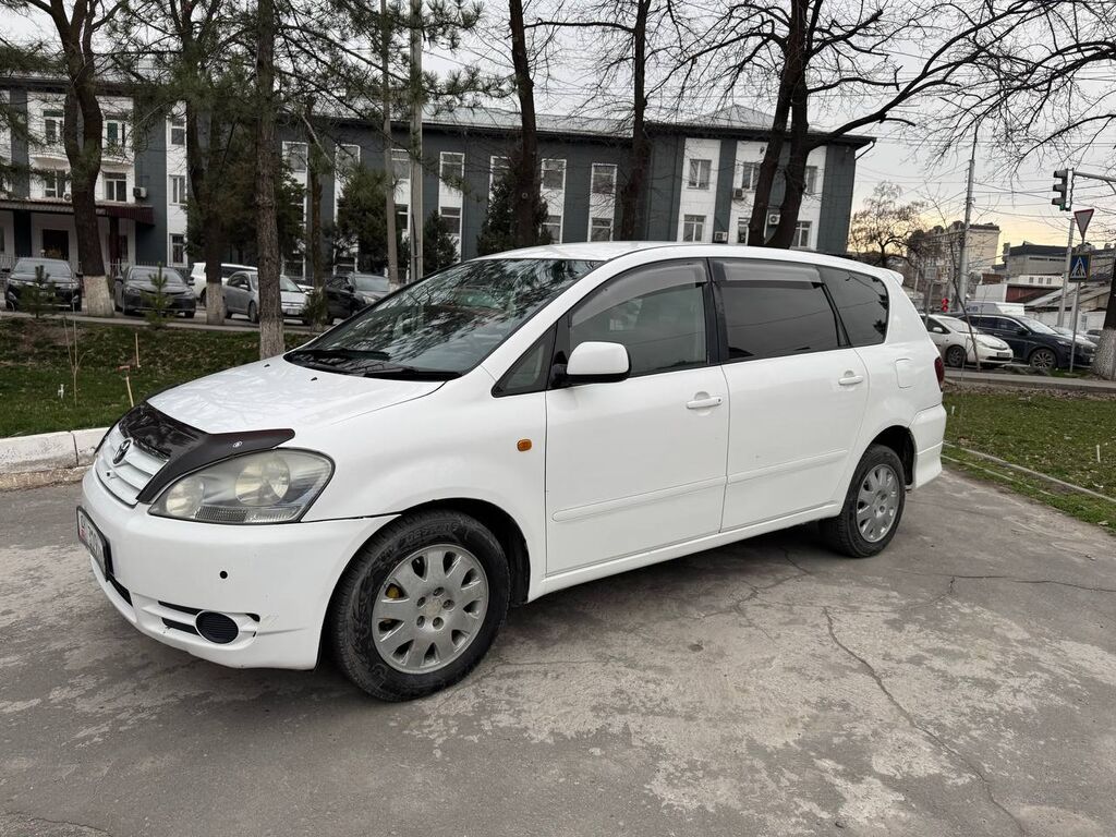 Toyota Ipsum