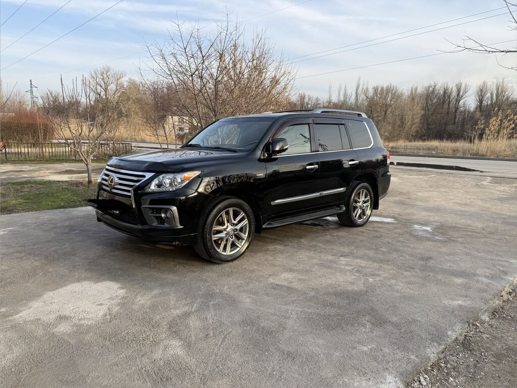 Lexus LX