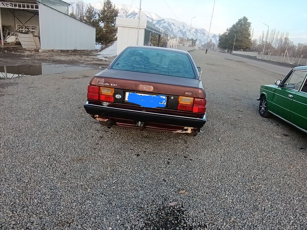 Audi 100