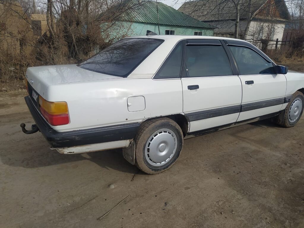 Audi 100