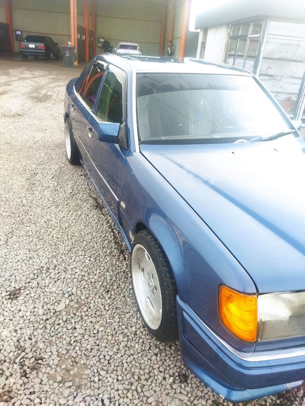Mercedes-Benz W124