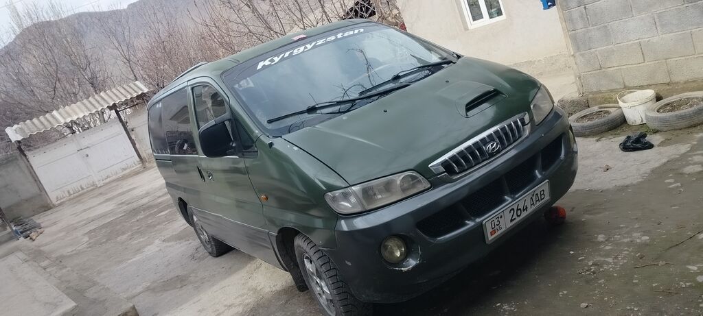 Hyundai Starex