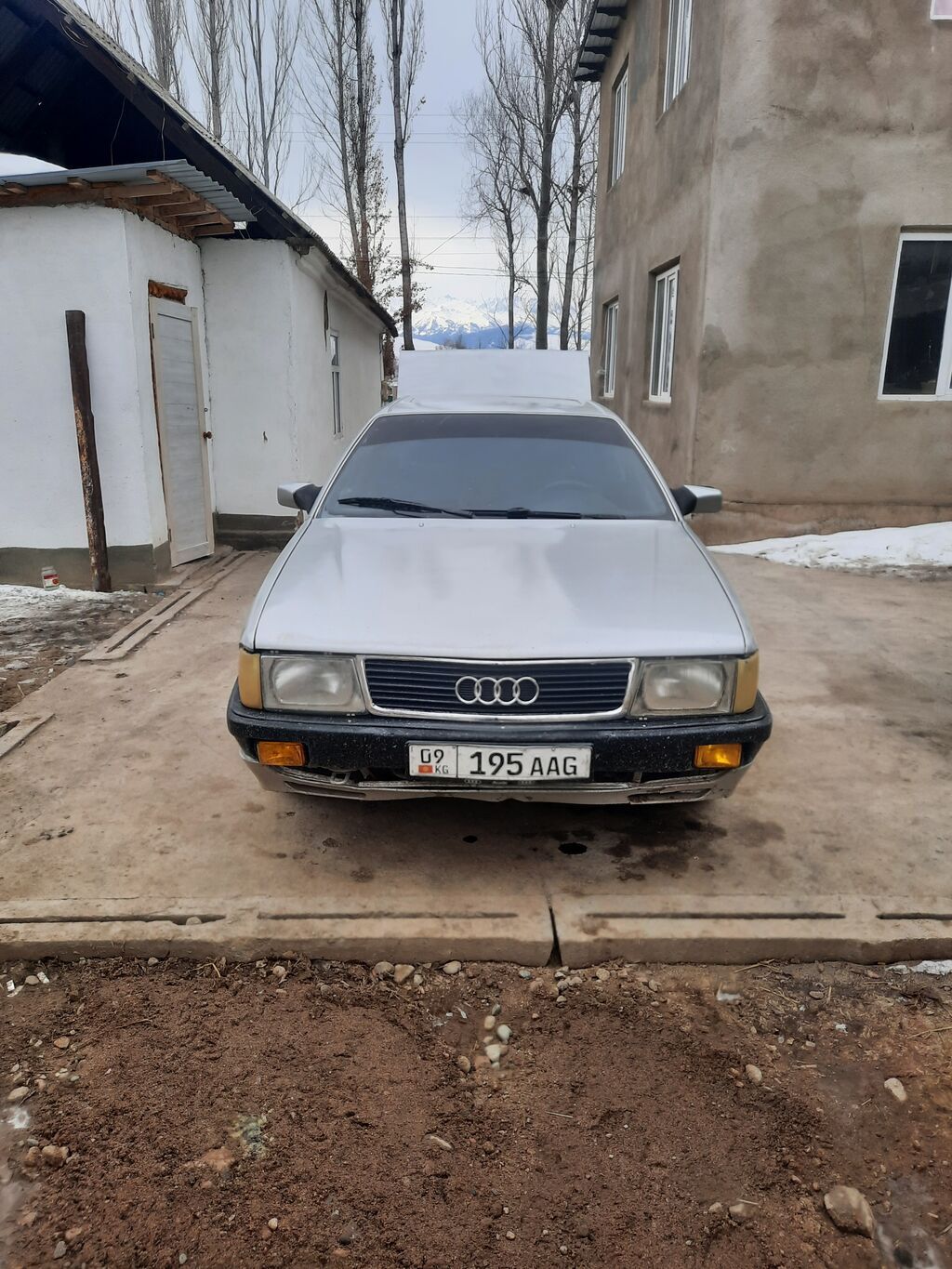 Audi 100
