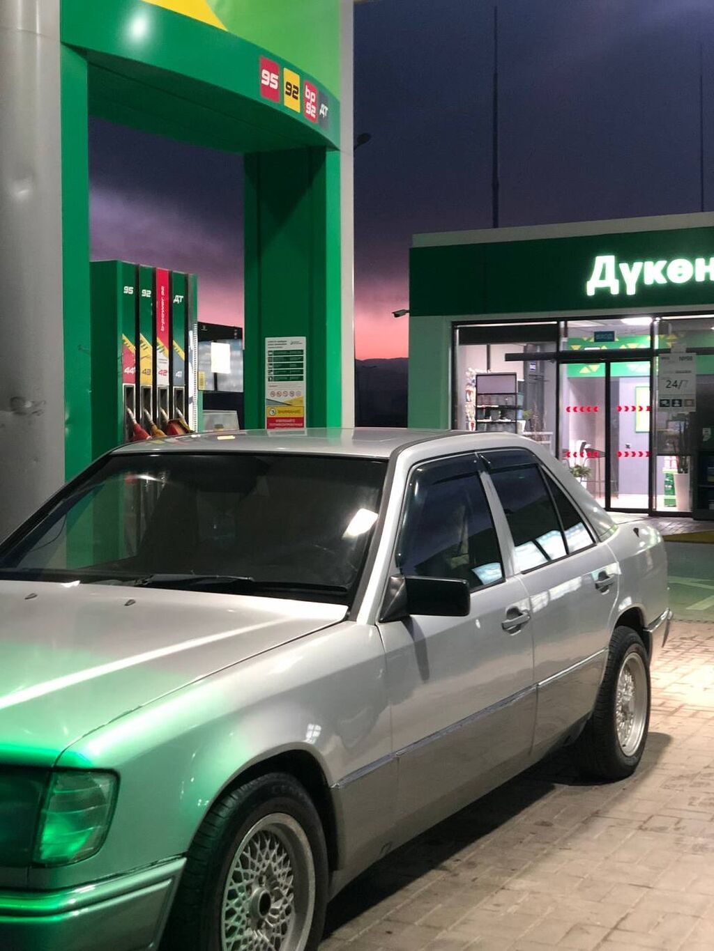 Mercedes-Benz W124