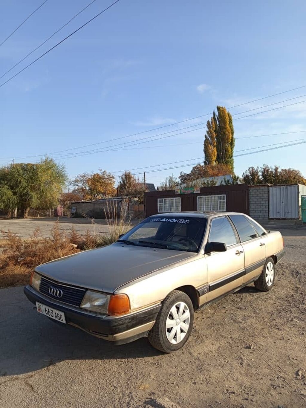 Audi 100