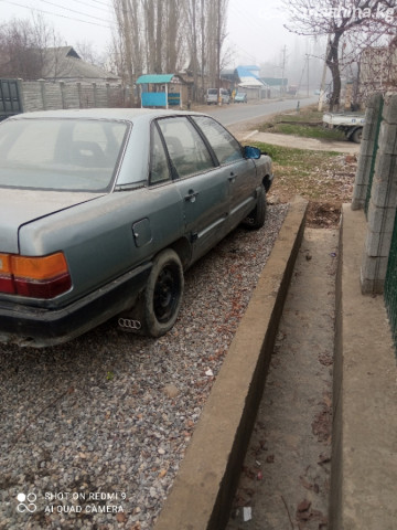 Audi 100
