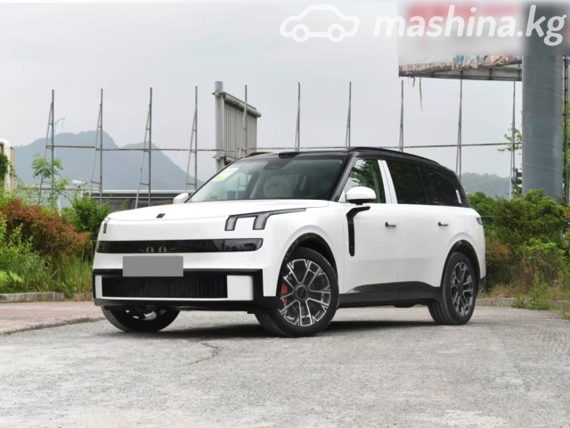 Lynk &amp; Co 900
