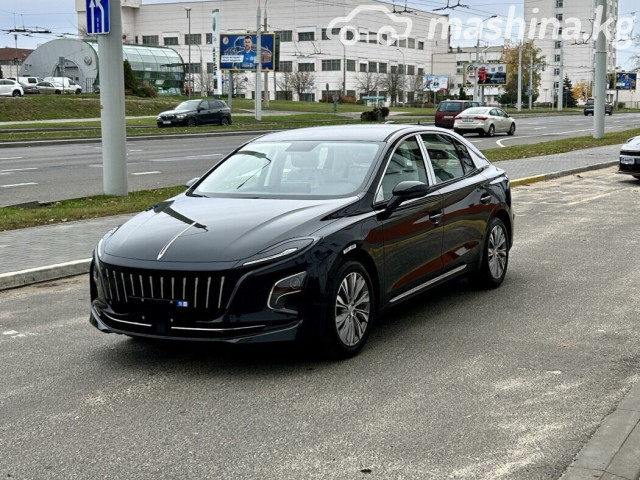 Hongqi E-QM5